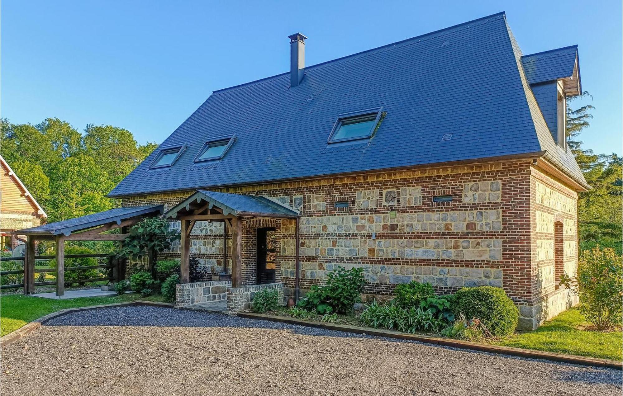 Stunning Home In Paluel With Wifi Bagian luar foto